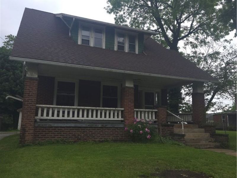 105 W Ely Street , Alliance, OH 44601 Photo 1