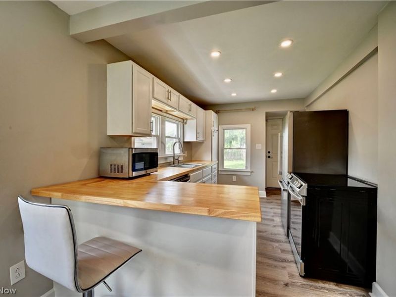 1624 Breiding Road , Akron, OH 44310 Photo 8