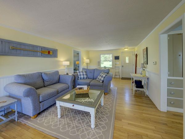 488 Stony Point Road S, Suttons Bay, MI 49682