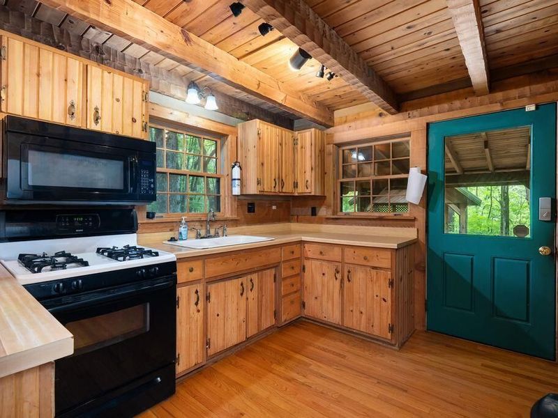 12710 Jack Run Road, Rockbridge, OH 43149 Photo 16