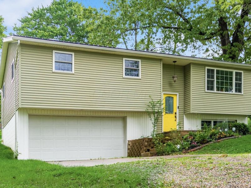 126 Juanita Drive , Zanesville, OH 43701 Photo 1