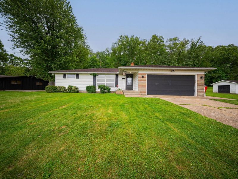 248 Crowley Drive , Roseville, OH 43777 Photo 1