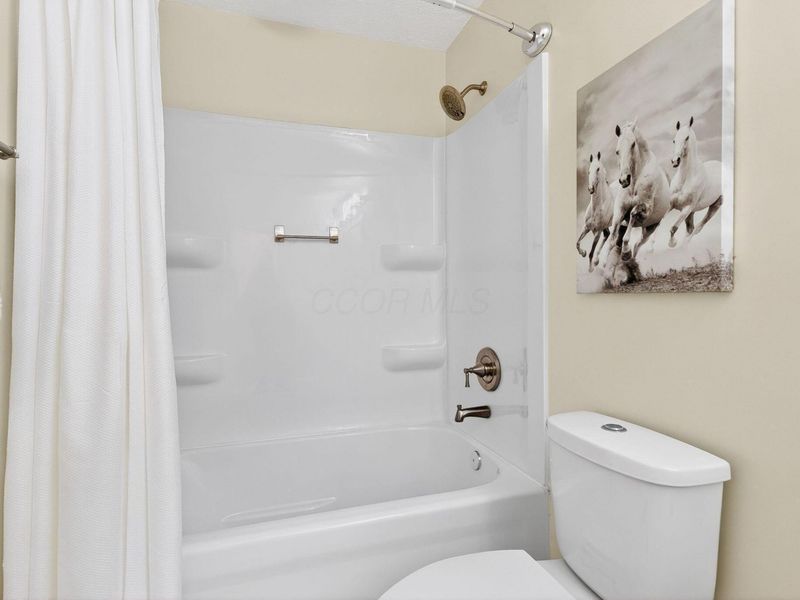 3770 Pendlestone Drive, Columbus, OH 43230 Photo 32