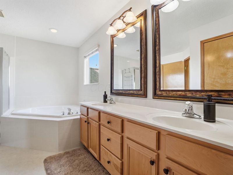 2201 Parklawn Drive , Lewis Center, OH 43035 Photo 48