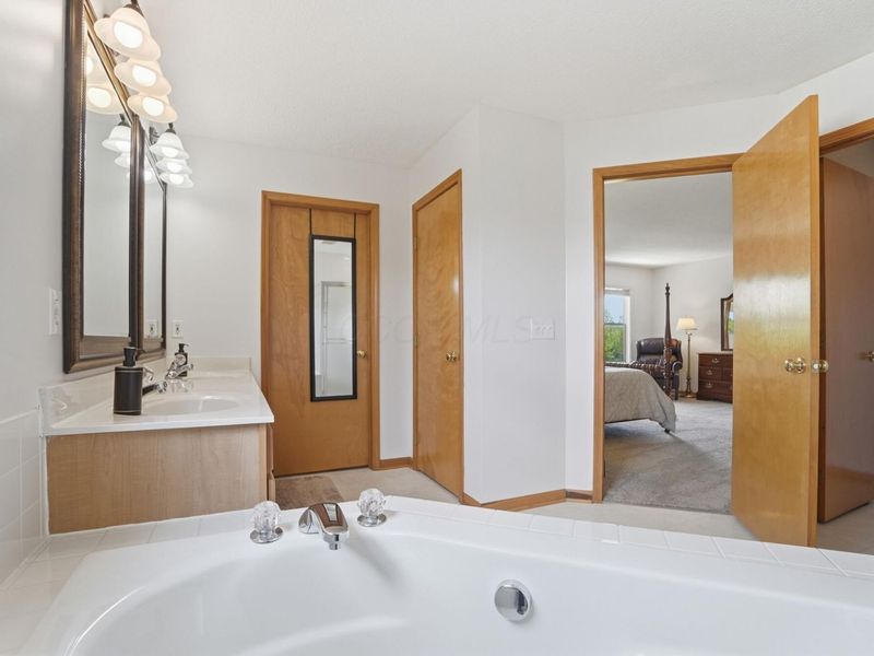 2201 Parklawn Drive , Lewis Center, OH 43035 Photo 53