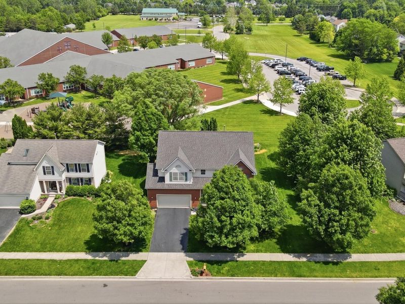 2201 Parklawn Drive , Lewis Center, OH 43035 Photo 6