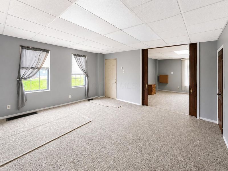 2219 W Broad Street, Columbus, OH 43223 Photo 2