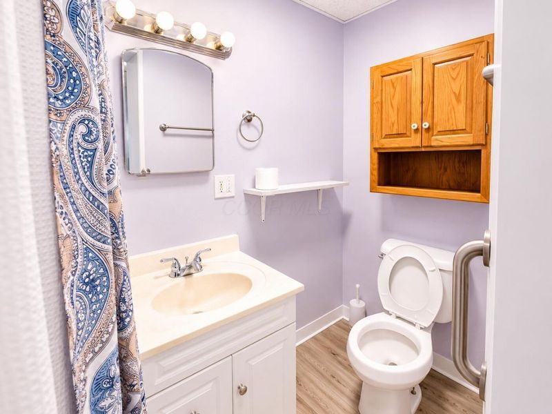 2219 W Broad Street, Columbus, OH 43223 Photo 4