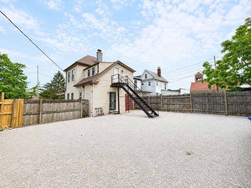 2219 W Broad Street, Columbus, OH 43223 Photo 8