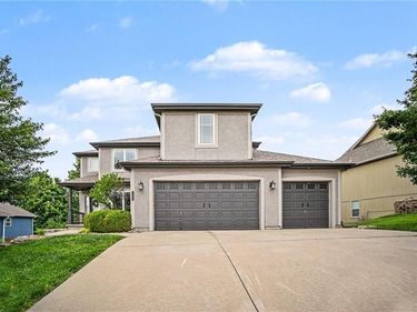 808 Creekmoor Pond Lane, Raymore, MO 64083
