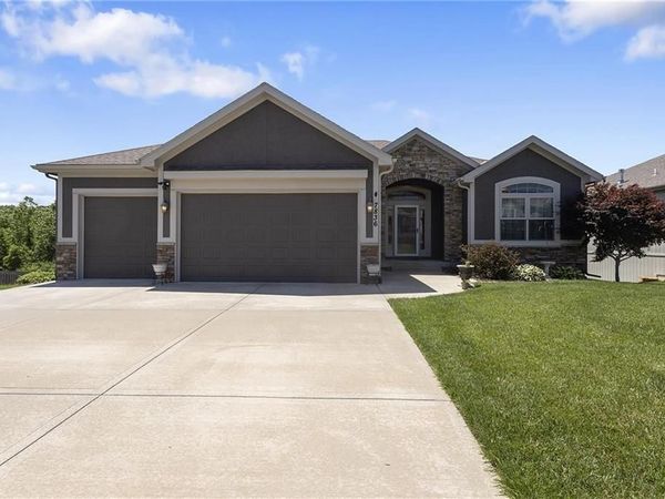 7836 N Walrond Avenue, Kansas City, MO 64119