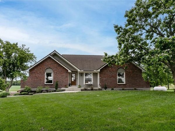 21385 NALL Avenue, Bucyrus, KS 66013