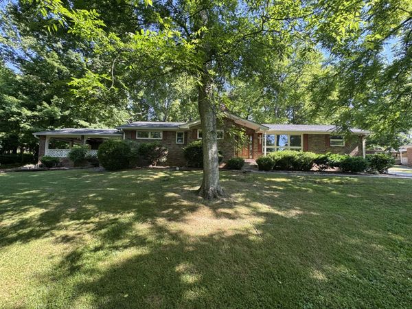 695 Overlook Dr , Mount Juliet, TN 37122