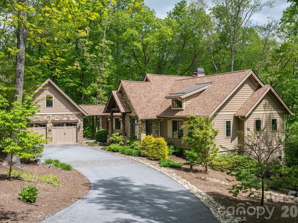 587 Autumn Sky Drive, Hendersonville, NC 28792