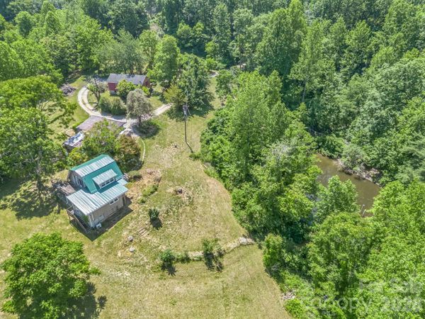 255 & 257 Crescent Street , Saluda, NC 28773