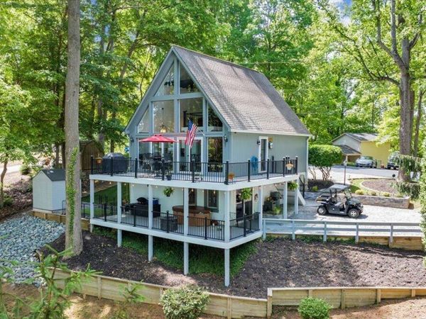 890 Long Island DR , Moneta, VA 24121