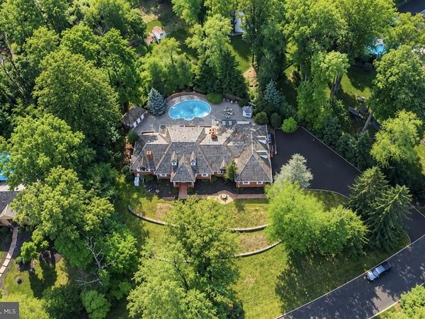 21 SPRINGTON POINTE DRIVE, NEWTOWN SQUARE, PA 19073