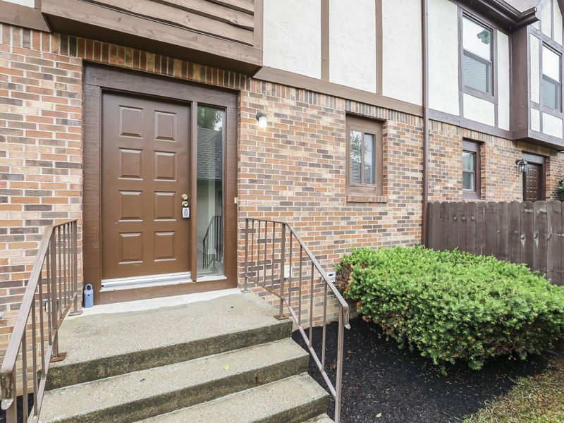 5045 Marden Court , Columbus, OH 43230 Photo 3