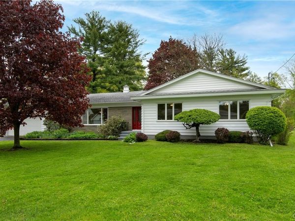 7 Knollwood Road , New Hartford, NY 13413
