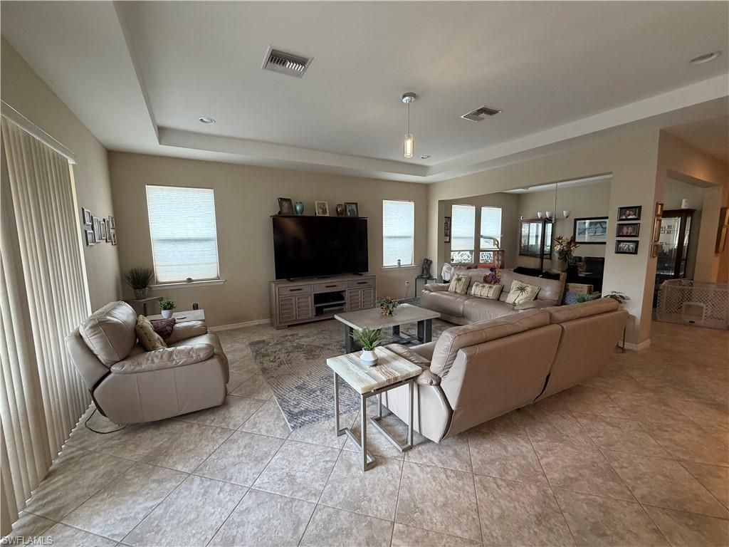 3115 Amadora Cir, Cape Coral, FL 33909 Photo