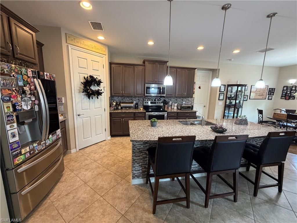 3115 Amadora Cir, Cape Coral, FL 33909 Photo