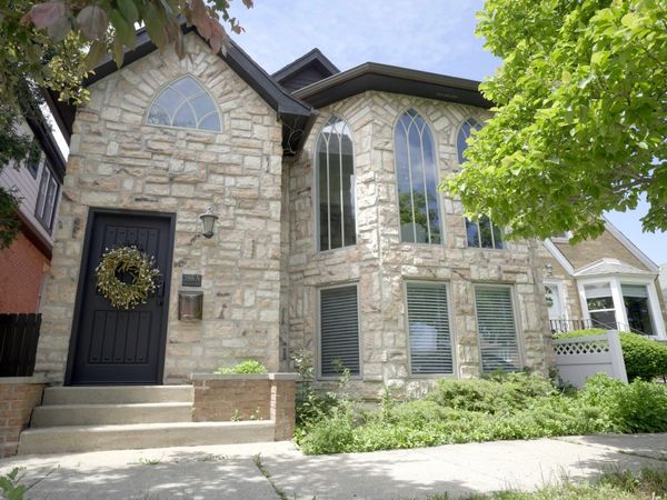 3916 N Osceola Avenue, Chicago, IL 60634