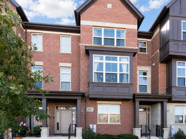 263 Aspen Pointe Road , Vernon Hills, IL 60061