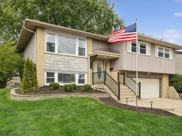 15954 Ozark Avenue, Tinley Park, IL 60477