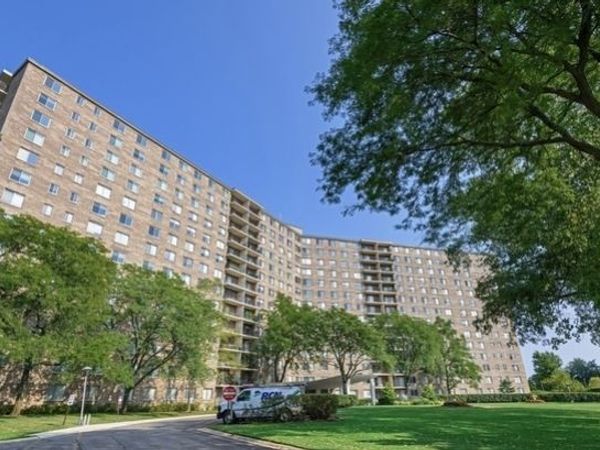 7141 N Kedzie Avenue, Unit 912, Chicago, IL 60645