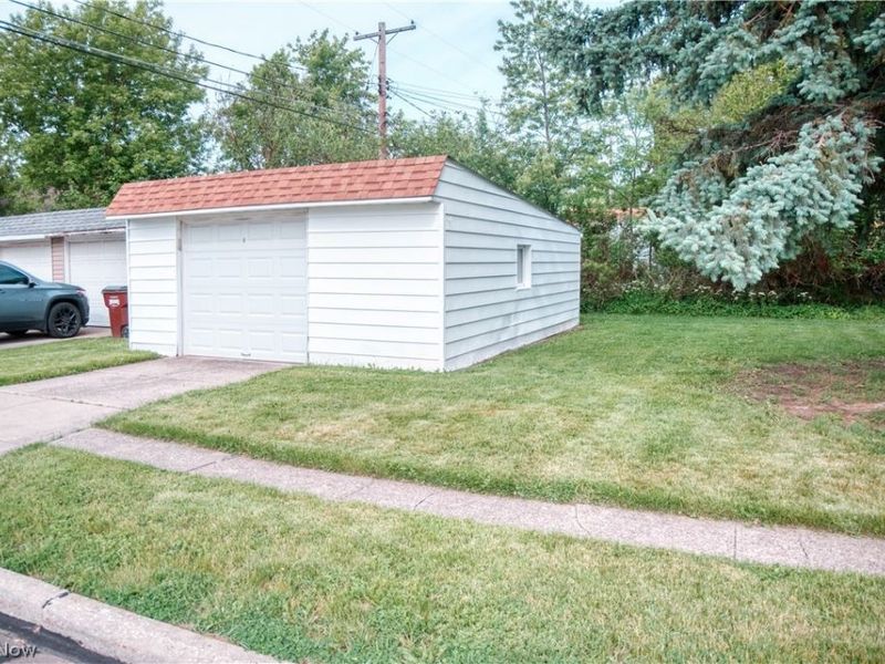 7507 Arden Avenue, Parma, OH 44129 Photo 28