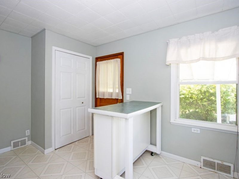 576 Hartzler Street , Wooster, OH 44691 Photo 6
