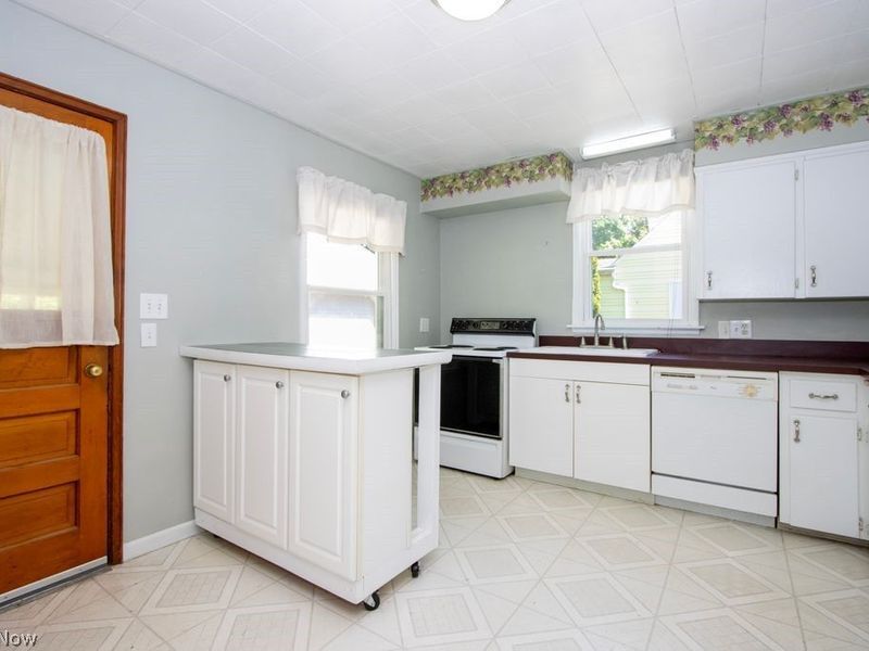 576 Hartzler Street , Wooster, OH 44691 Photo 7