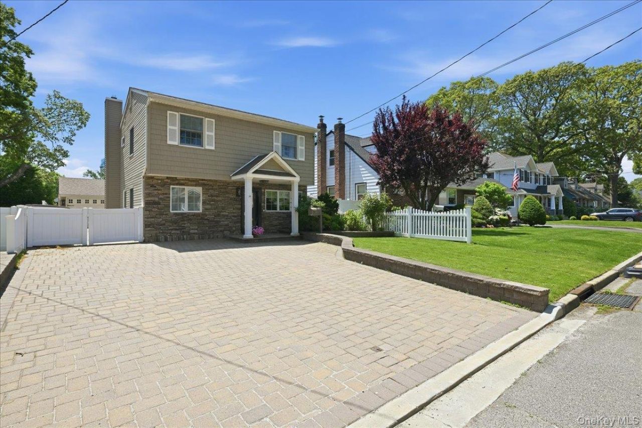 1924 Carroll Avenue , Merrick, NY 11566 Main Photo