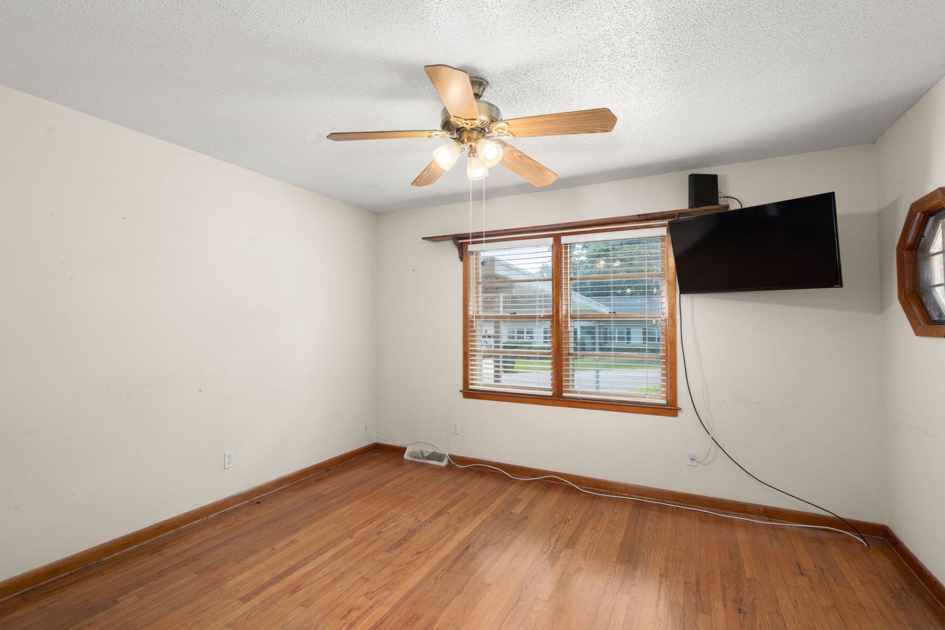 1022 Riverview Drive Photo 14