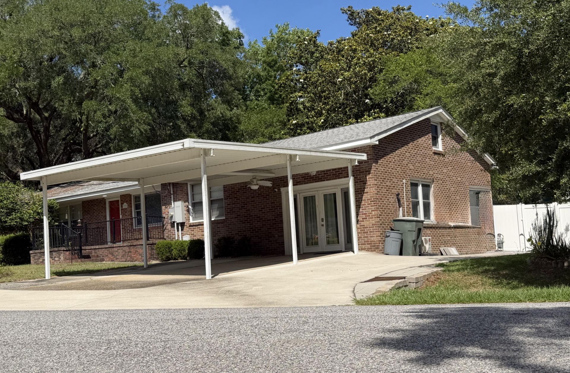 1022 Riverview Drive Photo 5
