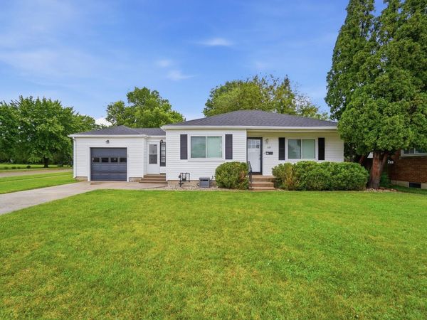 607 W Lake Avenue, New Carlisle, OH 45344