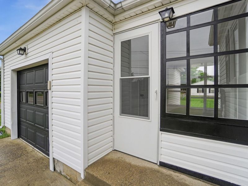 607 W Lake Avenue, New Carlisle, OH 45344 Photo 6