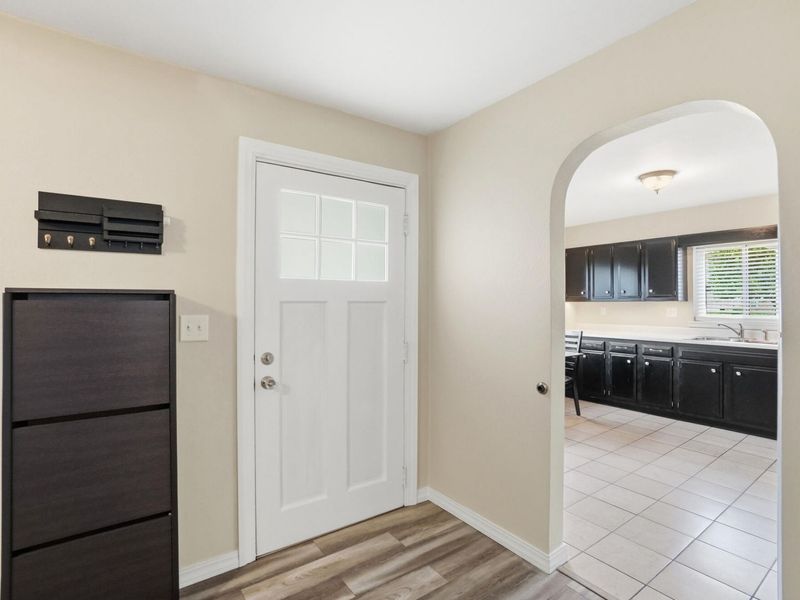 607 W Lake Avenue, New Carlisle, OH 45344 Photo 7