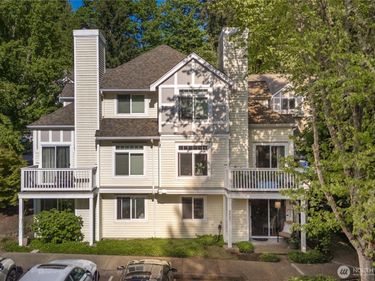 6825 SE Cougar Mountain Way , Bellevue, WA 98006