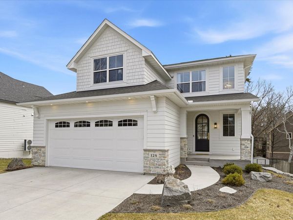 124 Chicago Avenue N, Wayzata, MN 55391