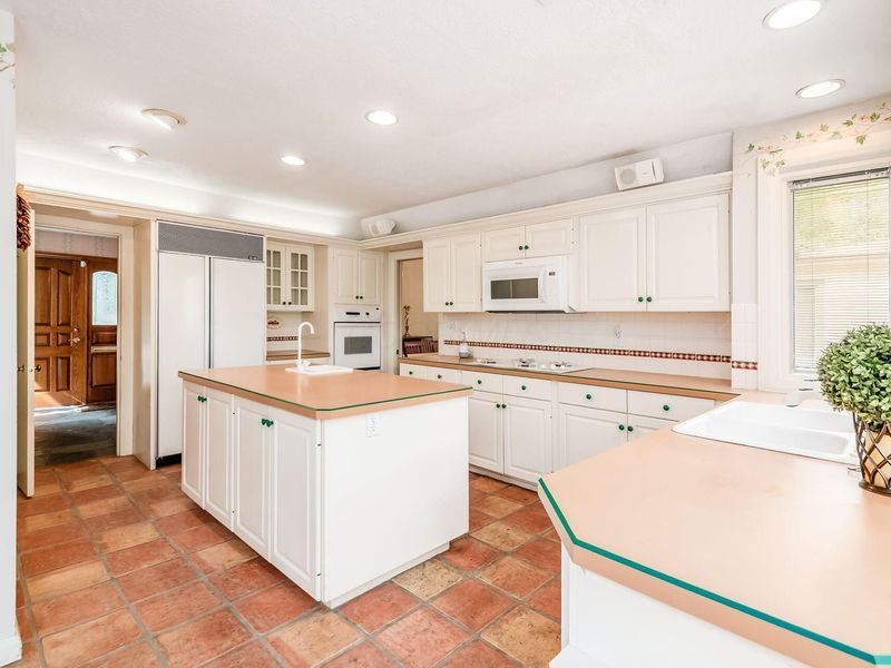 2511 Edington Road , Columbus, OH 43221 Photo 18