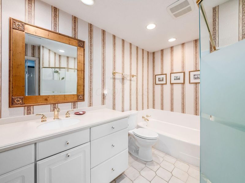 2511 Edington Road , Columbus, OH 43221 Photo 29