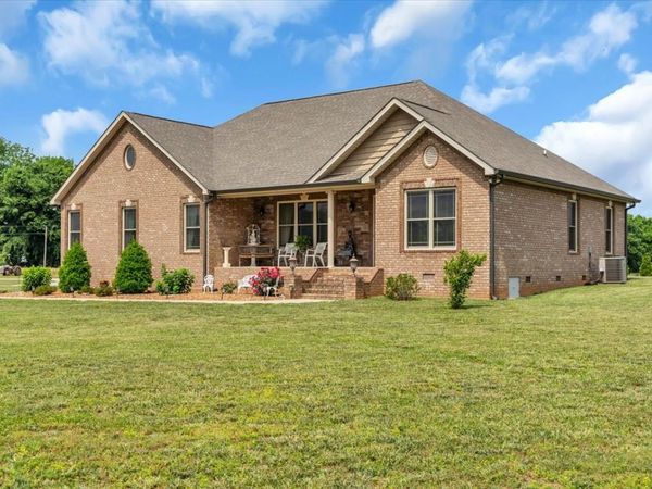 801 Oak Grove Rd , Decherd, TN 37324