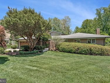 6952 KYLEAKIN COURT, MCLEAN, VA 22101