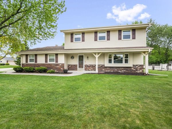 15025 W Vera Cruz DRIVE, New Berlin, WI 53151