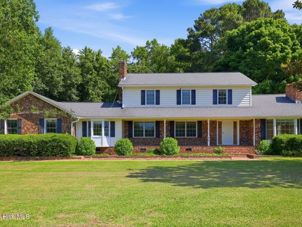 450 Davenport Farm Road, Winterville, NC 28590