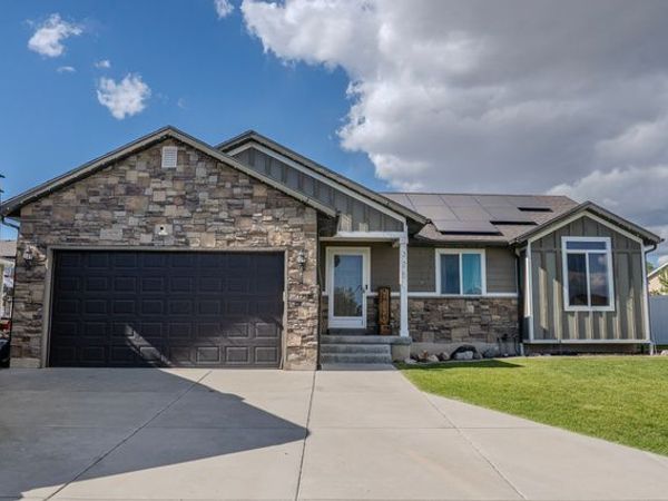 325 W 160 N, Clearfield, UT 84015