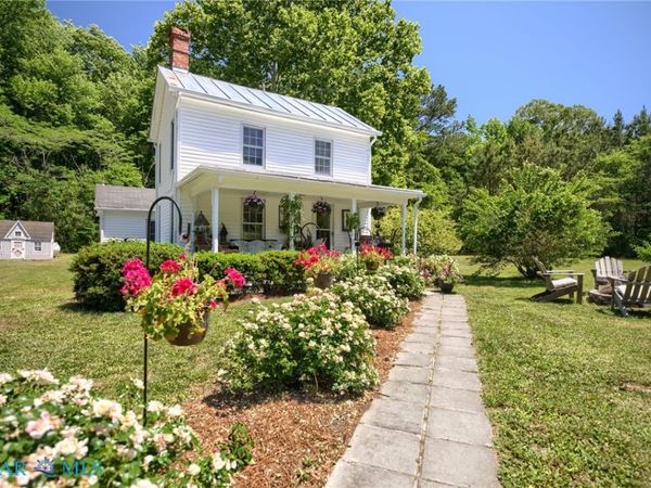 160 Holly Point Road , Mathews, VA 23109
