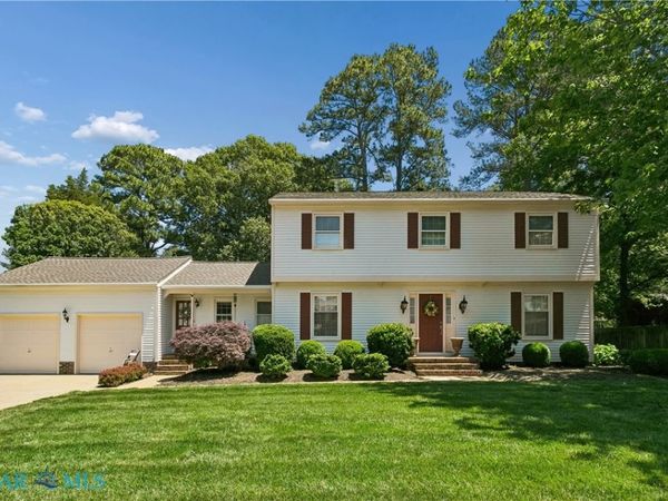 10 Plantation Road , Newport News, VA 23602
