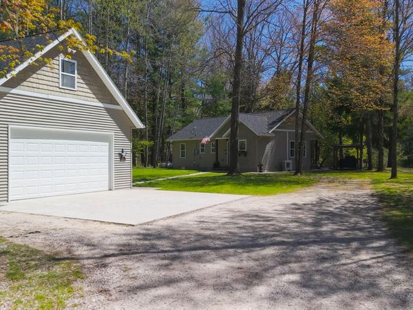 5936 S Rapids Road, Branch, MI 49402